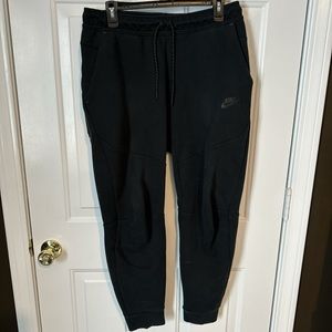 Men’s Medium Black Nike Sportswear Tech Fleece Joggers